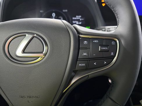 New 2026 Lexus UX 300h FWD image 17