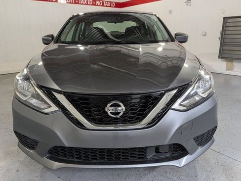 Used 2019 Nissan Sentra SV image 2