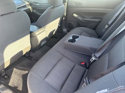 Used 2024 Nissan Altima 2.5 SV FWD image 16