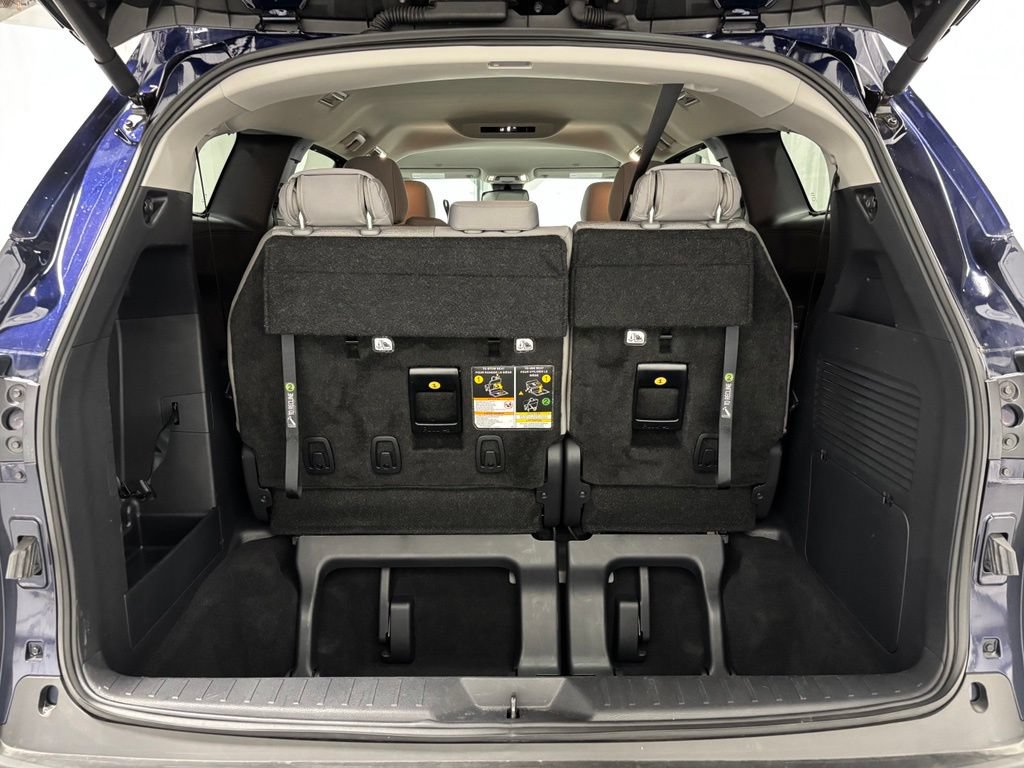 Used 2026 Toyota Sienna LE AWD/4WD image 54