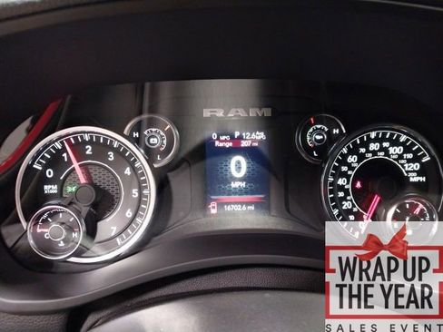 Used 2024 RAM 2500 Big Horn w/ Sport Appearance Package image 14