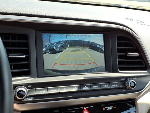 Used 2020 Hyundai Elantra Value Edition w/ Winter Weather Package image 19