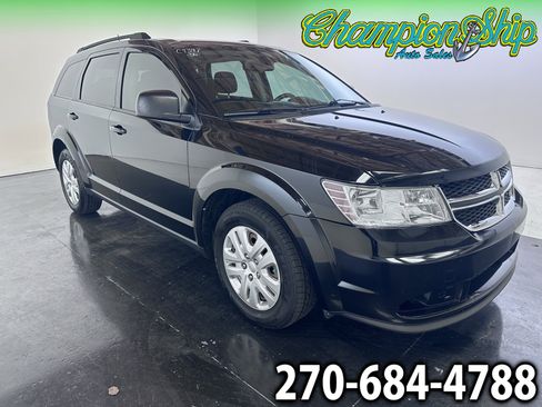 Used 2019 Dodge Journey SE FWD image 1
