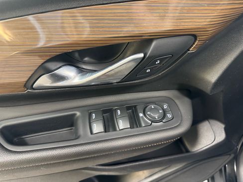 Used 2021 GMC Terrain SLE w/ Driver Convenience Package image 16