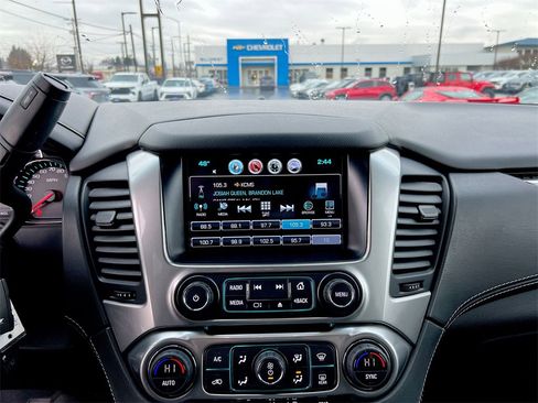 Used 2019 Chevrolet Suburban LT image 13