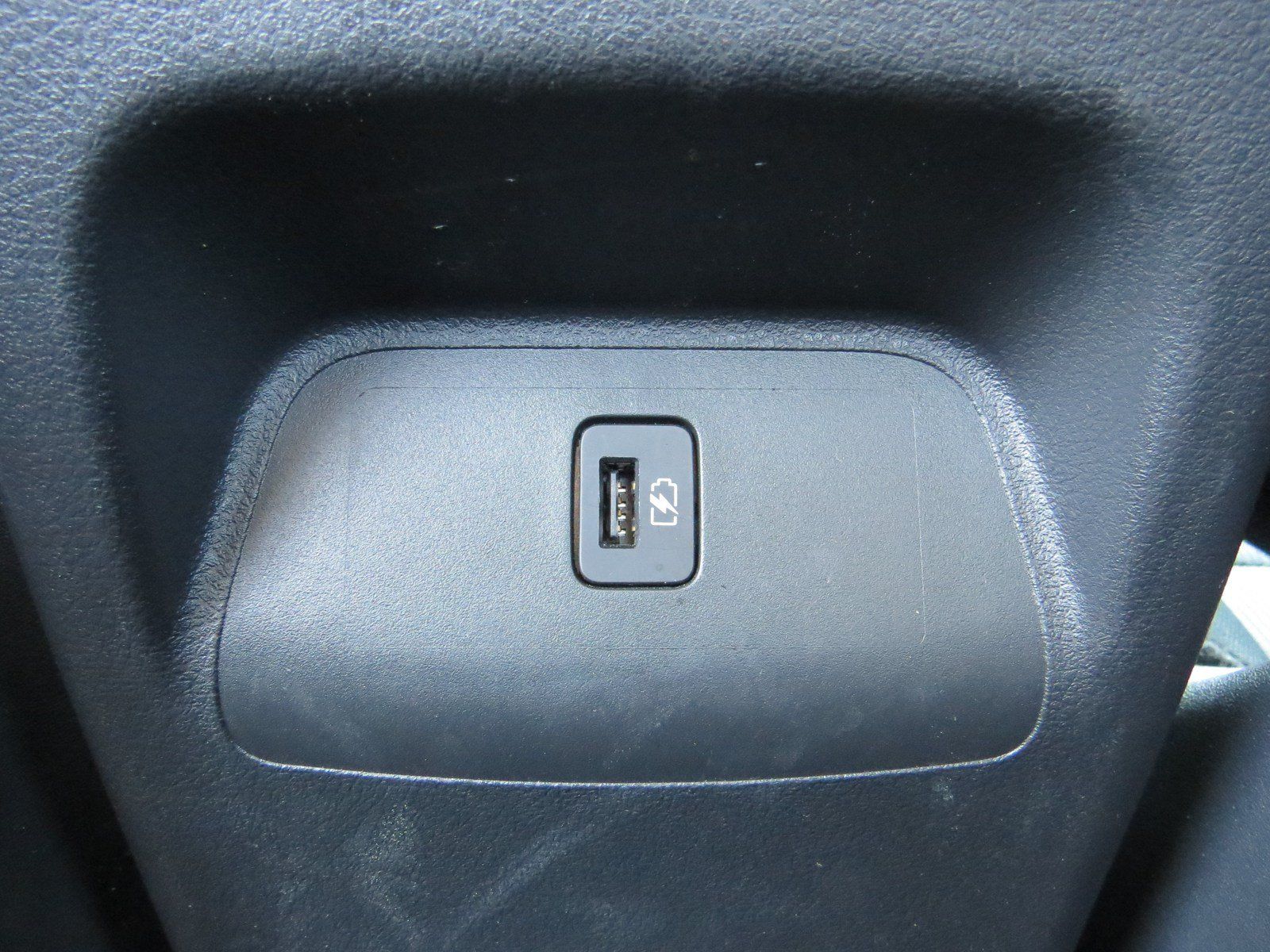 Used 2025 Nissan Sentra SV FWD image 11