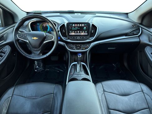 Used 2017 Chevrolet Volt LT w/ Comfort Package image 10