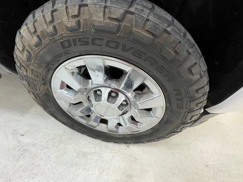 Used 2016 GMC Sierra 2500 Denali w/ Duramax Plus Package AWD/4WD image 4
