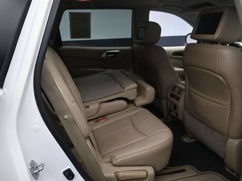 Used 2014 Nissan Pathfinder Platinum w/ Platinum Premium Package AWD/4WD image 26