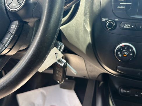 Used 2018 Kia Soul FWD image 23