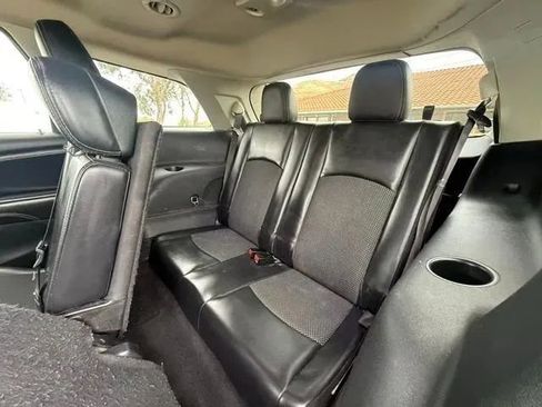 Used 2017 Dodge Journey Crossroad FWD image 13