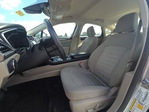Certified 2020 Ford Fusion SE FWD image 19