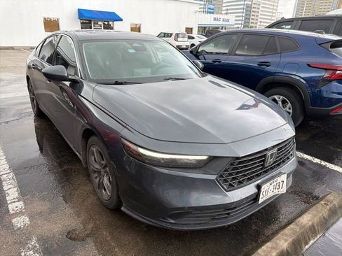 Used 2023 Honda Accord EX image 4