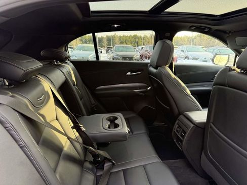 Used 2024 Cadillac XT4 Premium Luxury image 18