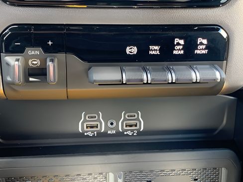 New 2025 RAM 2500 Big Horn AWD/4WD image 31