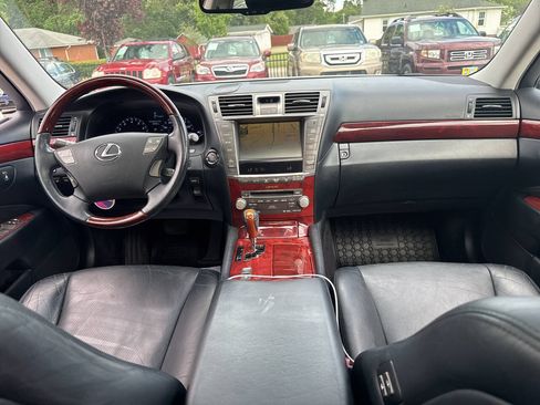 Used 2011 Lexus LS 460 w/ Luxury Value Edition RWD image 8