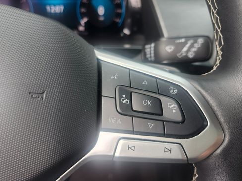 Used 2024 Volkswagen Atlas Cross Sport SE image 12