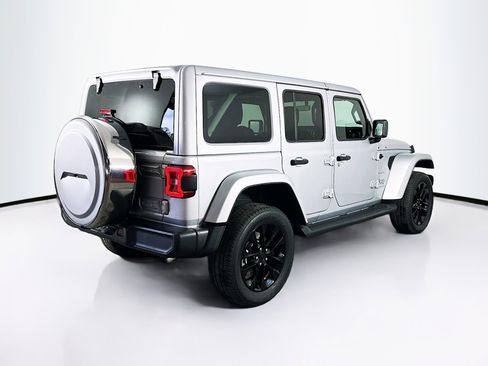 Used 2023 Jeep Wrangler Sahara w/ Cold Weather Group image 9