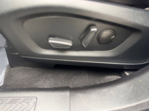 Used 2020 Ford Explorer XLT w/ Equipment Group 202A image 31