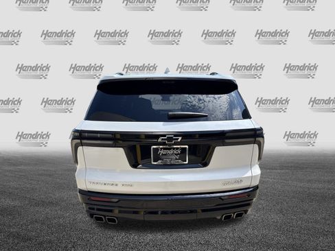 Used 2025 Chevrolet Traverse High Country AWD/4WD image 9