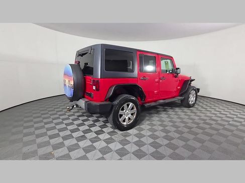 Used 2013 Jeep Wrangler Unlimited Sahara w/ Connectivity Group AWD/4WD image 38