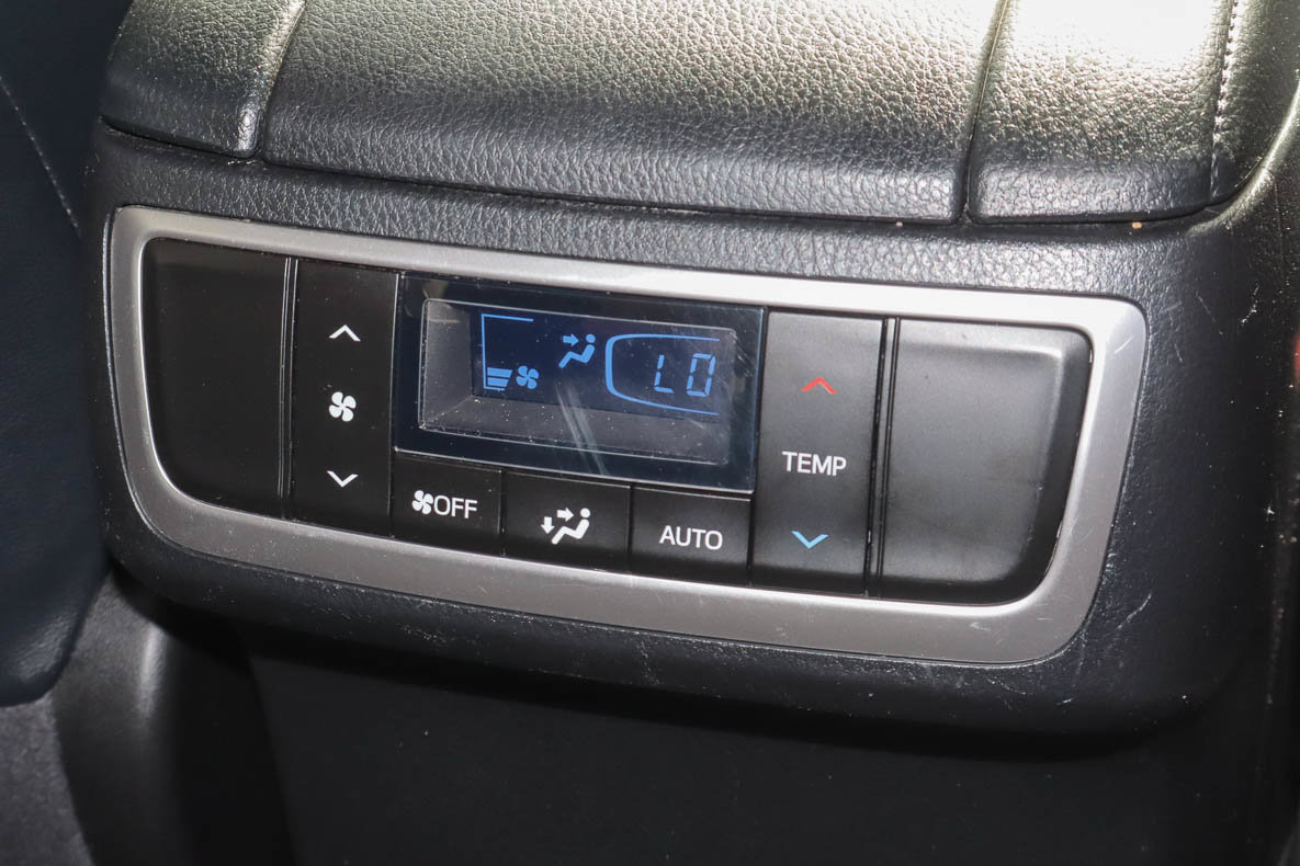 Used 2019 Toyota Highlander XLE AWD/4WD image 22