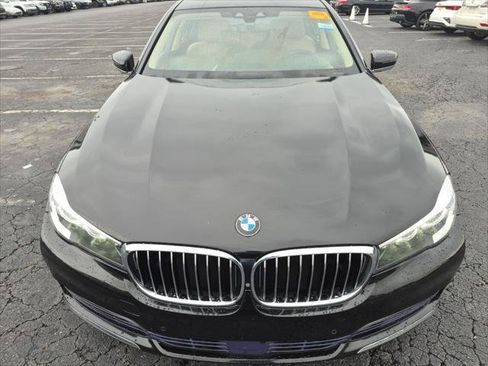 Used 2017 BMW 740i RWD image 6