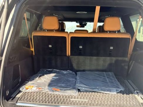 Used 2025 Jeep Grand Wagoneer L Series III w/ Rear Seat Video Group 1 AWD/4WD image 10