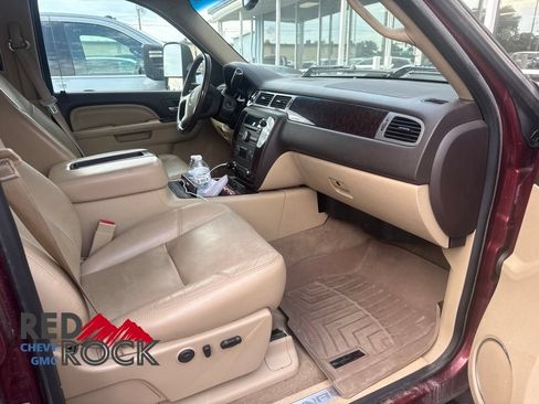 Used 2014 GMC Sierra 2500 Denali w/ Suspension Package, Off-Road AWD/4WD image 6