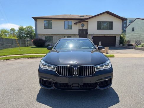 Used 2019 BMW 750i xDrive w/ Executive Package AWD/4WD image 3