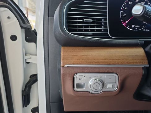 Used 2024 Mercedes-Benz GLE 350 GLE350 4MATIC image 18