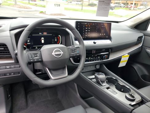 New 2026 Nissan Rogue Platinum w/ Platinum Premium Package AWD/4WD image 8