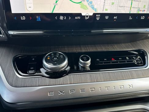 New 2025 Ford Expedition Platinum w/ Platinum Ultimate Package image 24