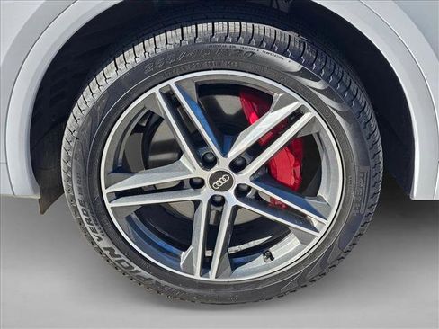 Used 2025 Audi Q5 e Premium Plus image 23