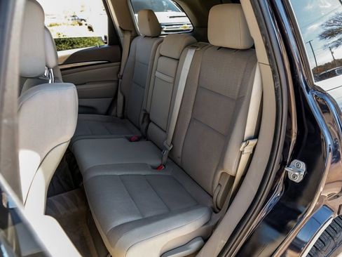 Used 2011 Jeep Grand Cherokee Laredo w/ Security & Convenience Group image 31