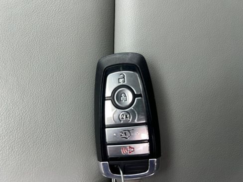 Used 2025 Ford Explorer Active w/ Active Comfort Package image 33