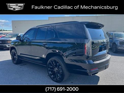 Used 2026 Cadillac Escalade Platinum Sport w/ LPO, ONYX Package AWD/4WD image 9