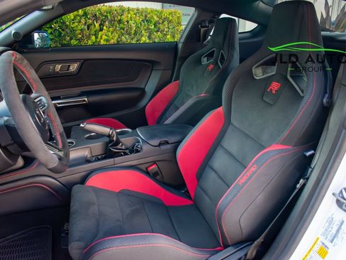 Used 2019 Ford Mustang Shelby GT350R w/ GT350R Equipment Group 920A RWD image 8