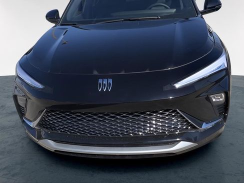 New 2026 Buick Envista Avenir image 2
