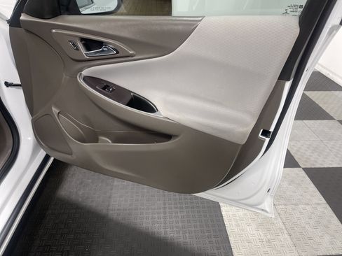 Used 2021 Chevrolet Malibu LT image 23