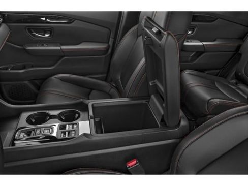 Used 2025 Honda Pilot TrailSport image 14