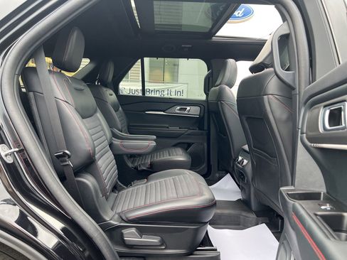 Used 2025 Ford Explorer ST-Line w/ Premium Package image 55