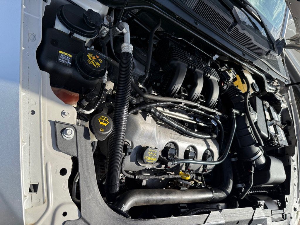 Used 2012 Ford Taurus SE FWD image 36