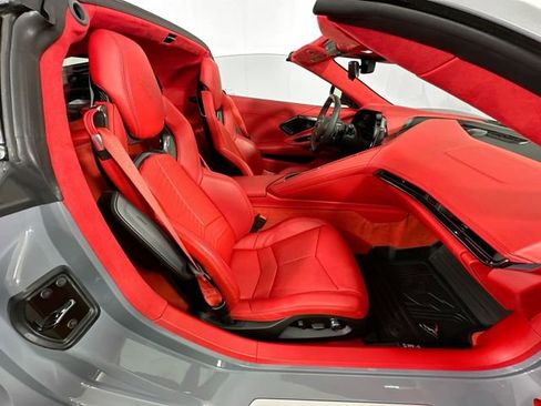 Used 2025 Chevrolet Corvette Stingray Premium Cpe w/ Z51 Performance Package RWD image 28