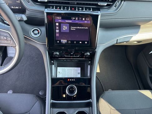 New 2025 Jeep Grand Cherokee L Laredo w/ Luxury Tech Group I image 23