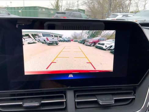 Used 2025 Chevrolet Trax LT image 25