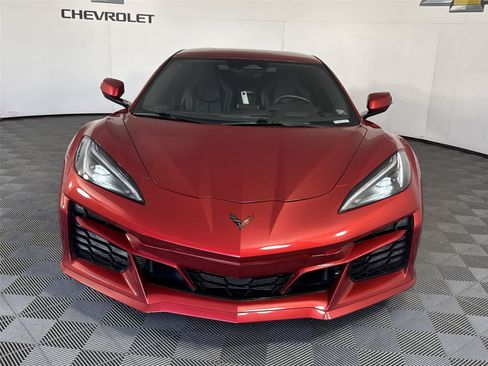 Used 2025 Chevrolet Corvette E-Ray AWD/4WD image 8
