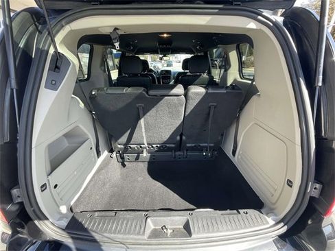 Used 2019 Dodge Grand Caravan SXT image 8