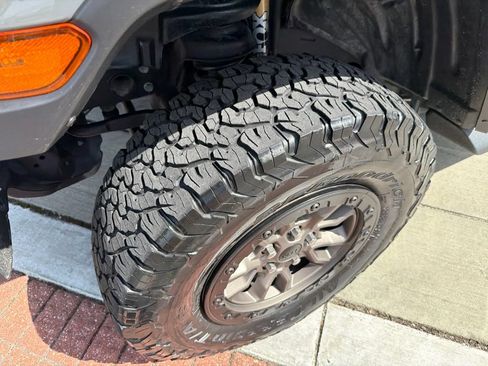 Used 2022 Jeep Wrangler Unlimited Rubicon AWD/4WD image 11