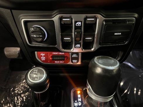 Used 2021 Jeep Wrangler Unlimited Rubicon AWD/4WD image 21